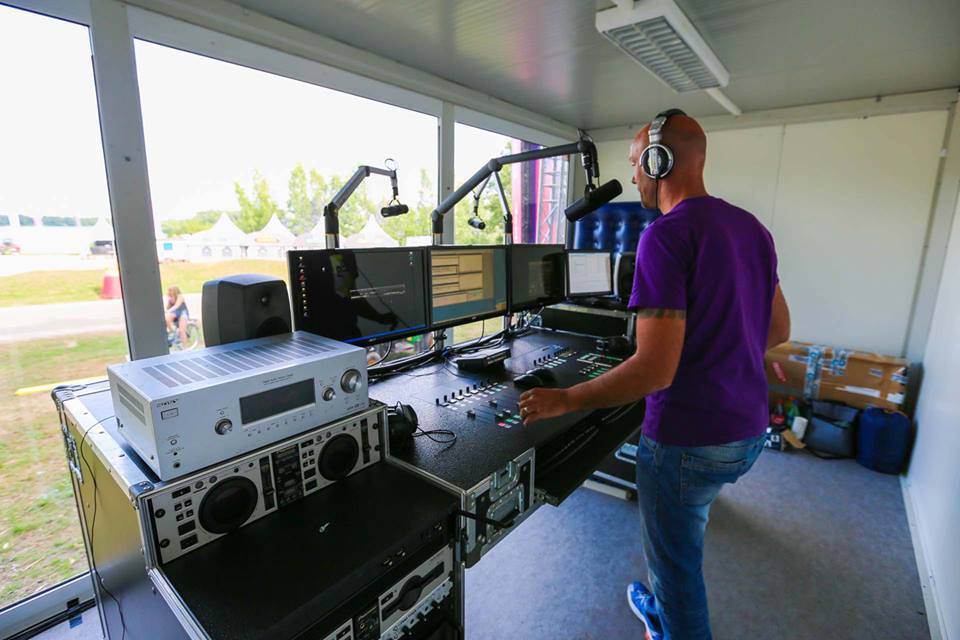 mobiele radiostudio b2s